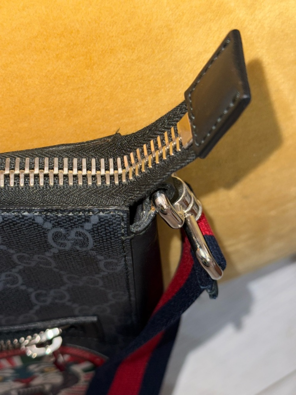 Pristine Condition Gucci Black Canvas Messenger Bag - Picture 6 of 9